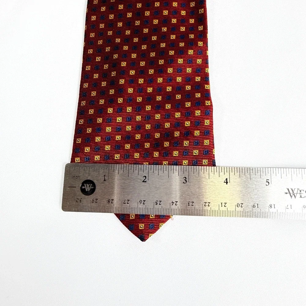 Brooks Brothers Tie Makers XL All Silk Made in USA Red Gold Blue Medallion Tie